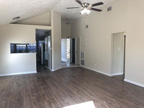 5th image of 15223 Loma Paseo Dr