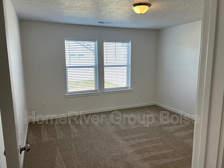 3794 E Berwick Dr — Photo 9