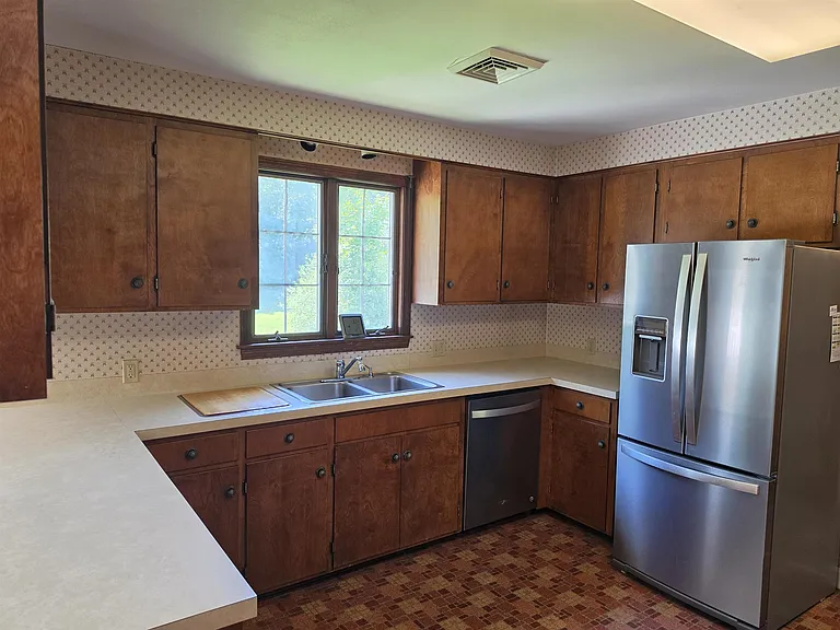 51 Eastern Ave — Photo 3