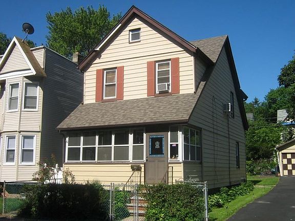 3rd image of 221 Brighton Ave