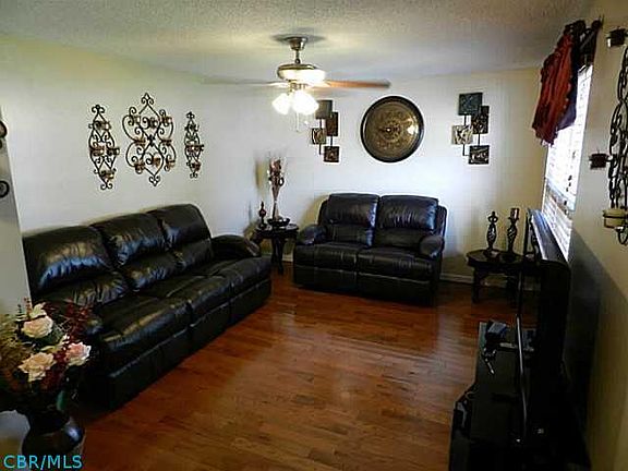 3rd image of 1672 Ringfield Dr