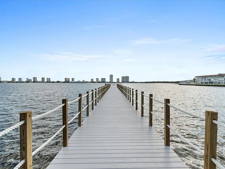 3040 Lake Shore Dr #101 — Photo 38