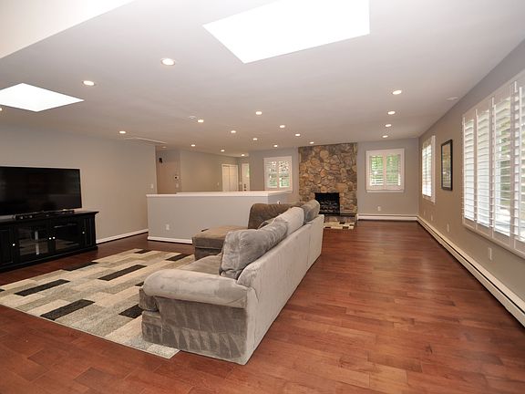 5th image of 3104 Asher Dr