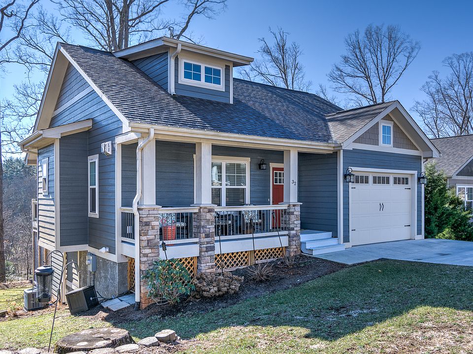 Charming Arts & Crafts home