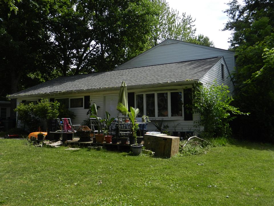 1st image of 120 Llewellyn Ave