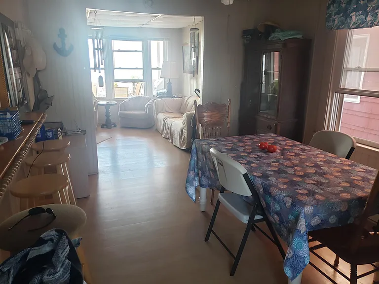 178 Beach Ave — Photo 7