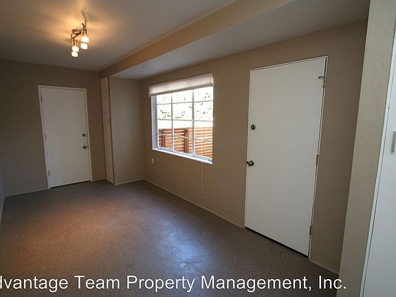 4th image of 1604 Rosecrans St
