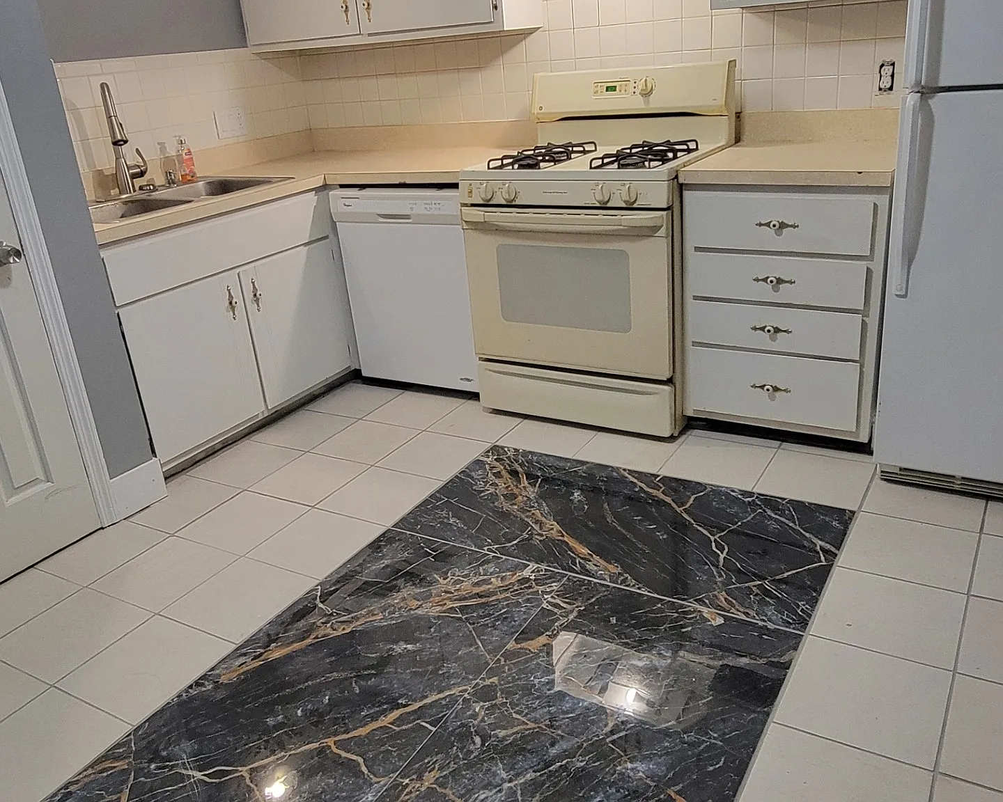 1 bed, 900 sqft, $950 — Photo 1