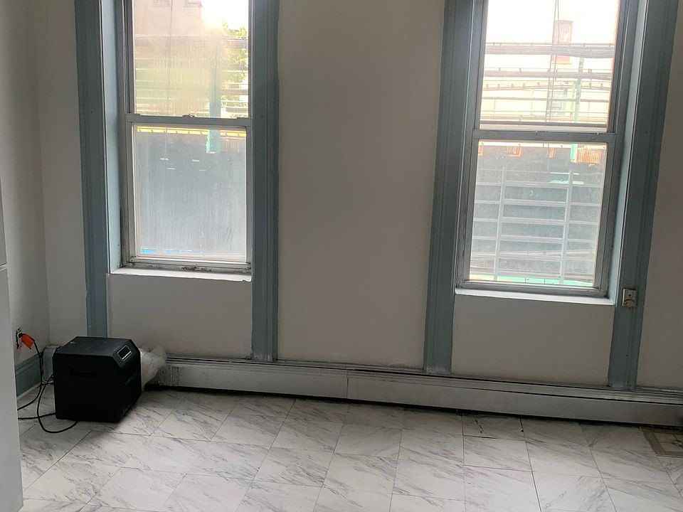 1st image of 7616 Jamaica Ave #3