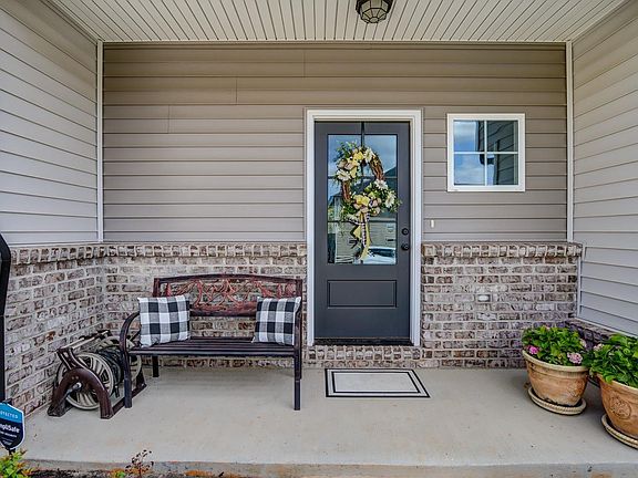 2nd image of 1232 Lindenshire Dr