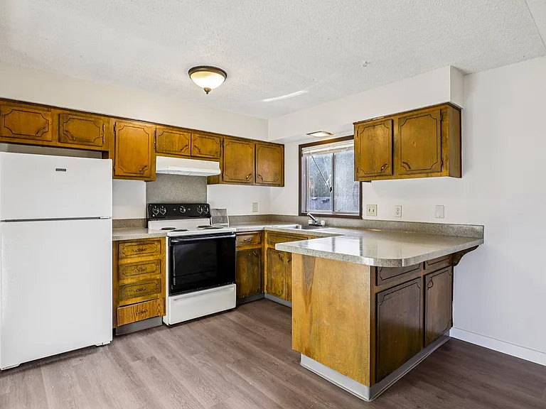Cypress Crest Apartments — Photo 61