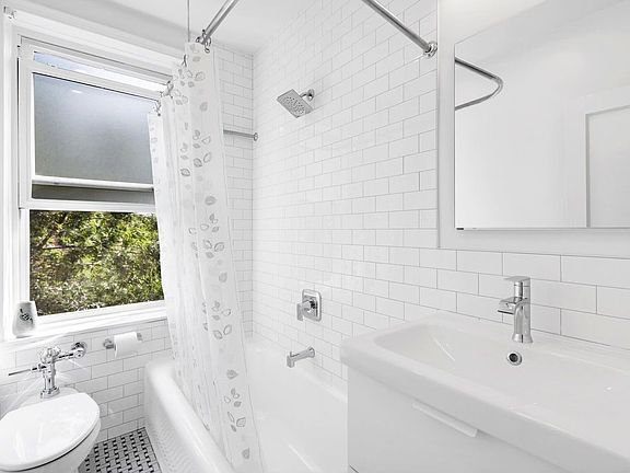 4th image of 4310 50th St #5B