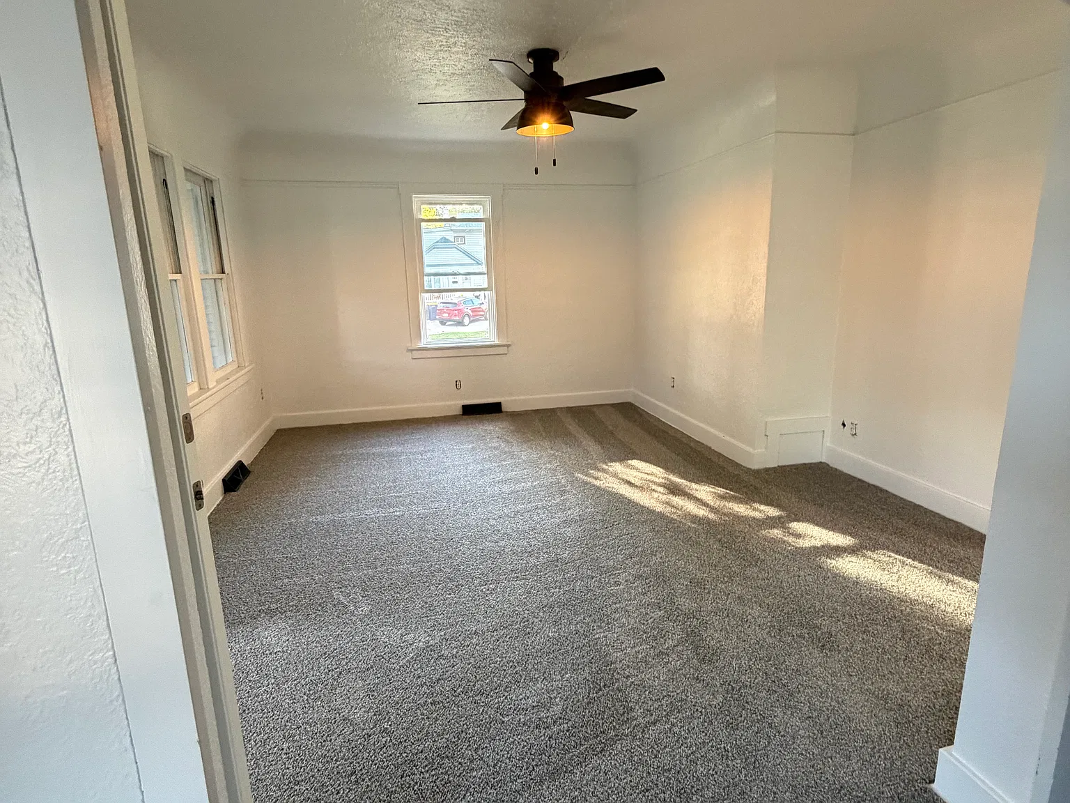 640 S 104th St — Photo 3