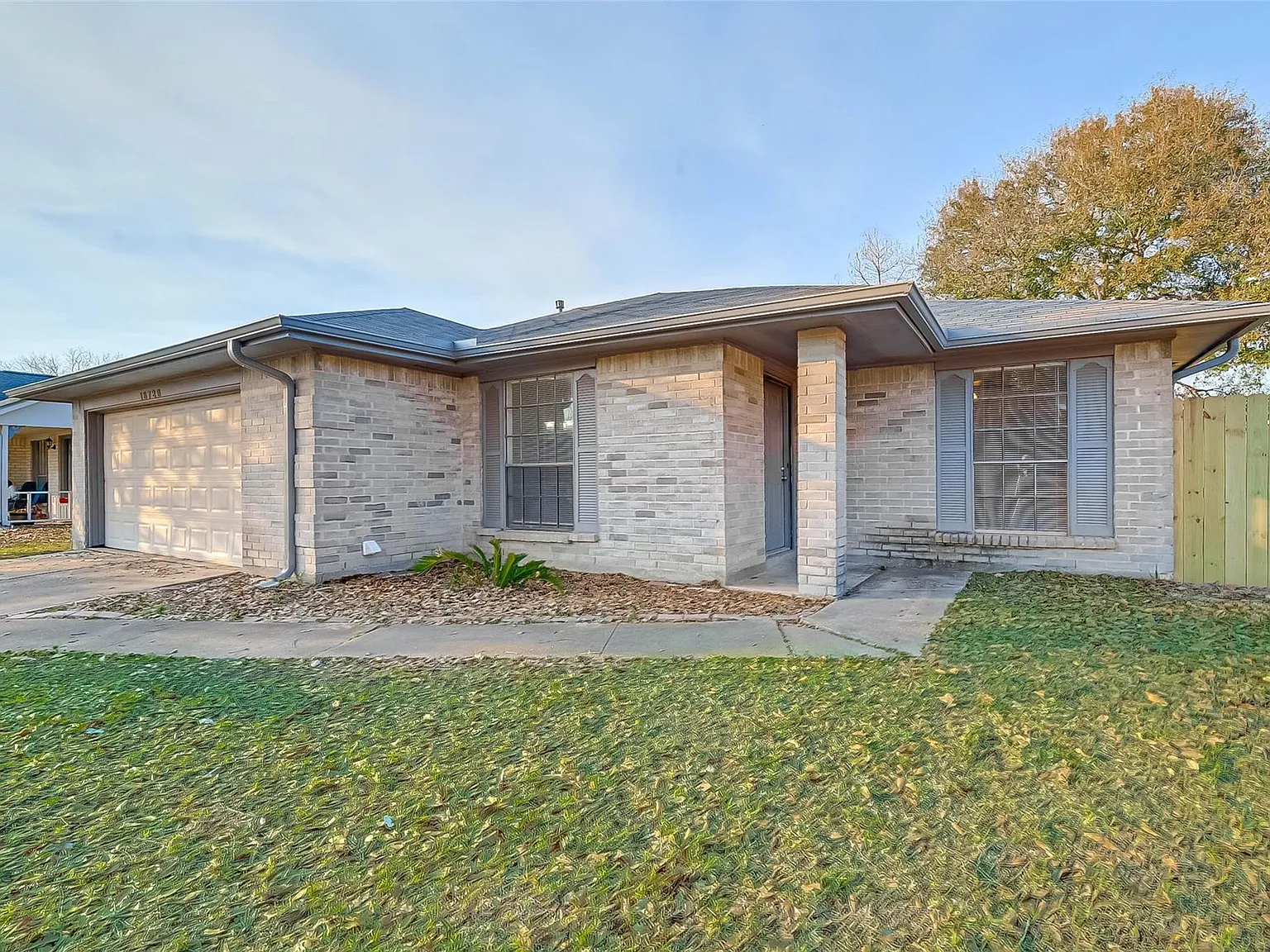 3 bed, 2.0 bath, 1158 sqft, $1,700 — Photo 1