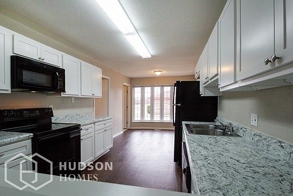 4th image of 3305 N Maloney St