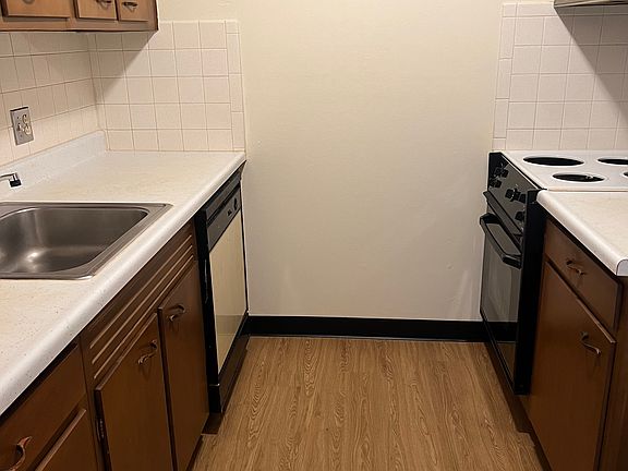 2nd image of 1107 E Linden Dr #103