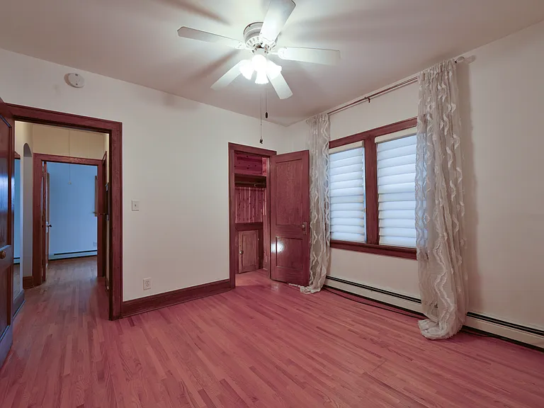 1303 Vincent Ave N — Photo 11