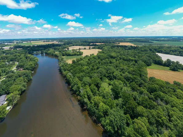 3100 River Rd, Sodus, MI 49126