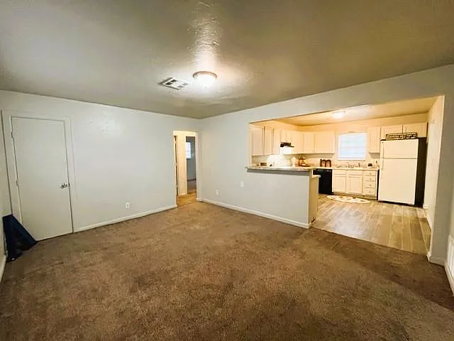 6505 S Phillips Ave — Photo 2