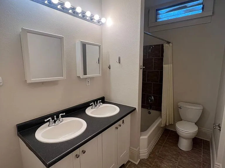 538-40 Lowerline St #540 — Photo 13