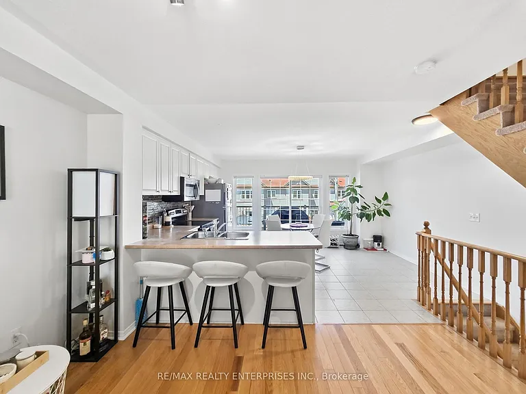 112 Harbourside Dr — Photo 13