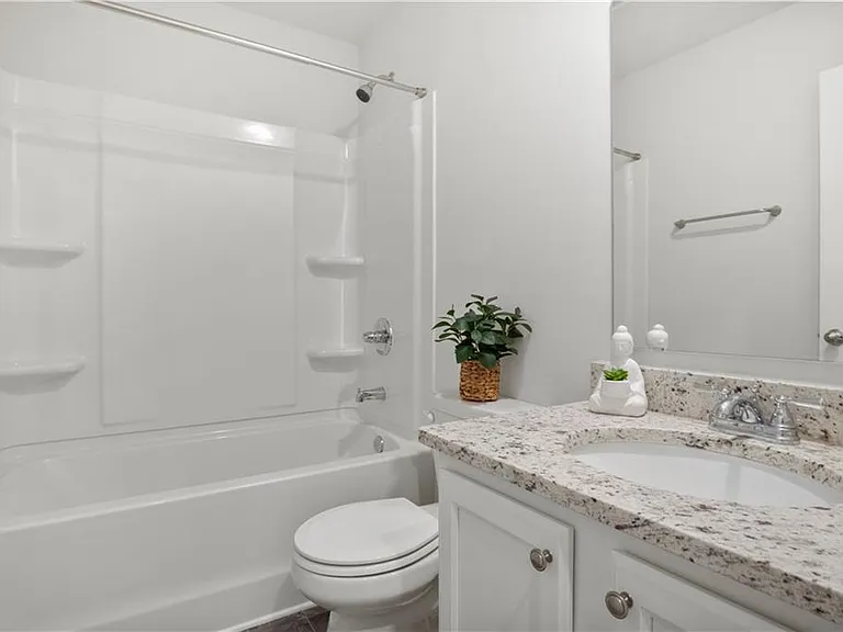 239 Turner Ln — Photo 23