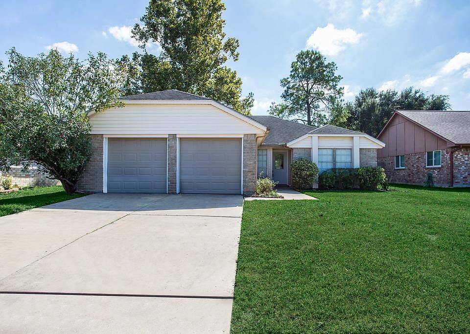 1st image of 15723 Fox Springs Dr