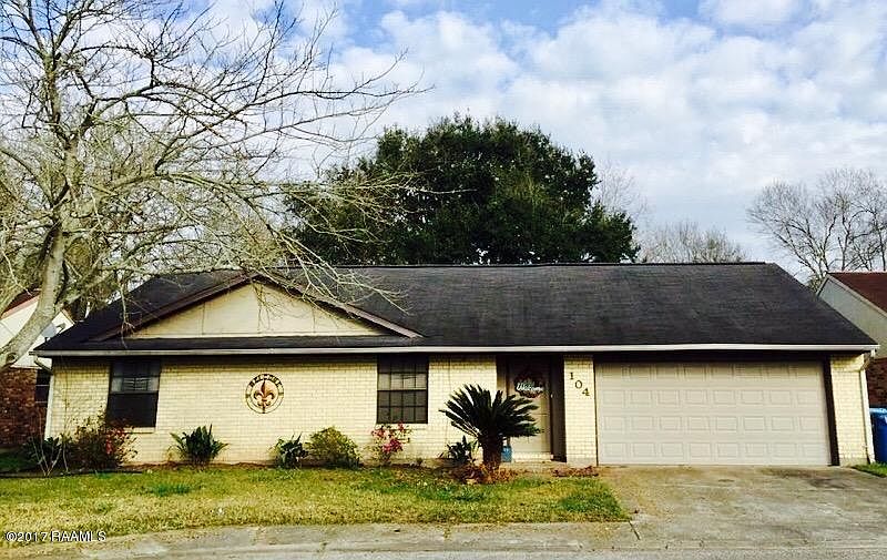 1st image of 104 Bon Wier Ln