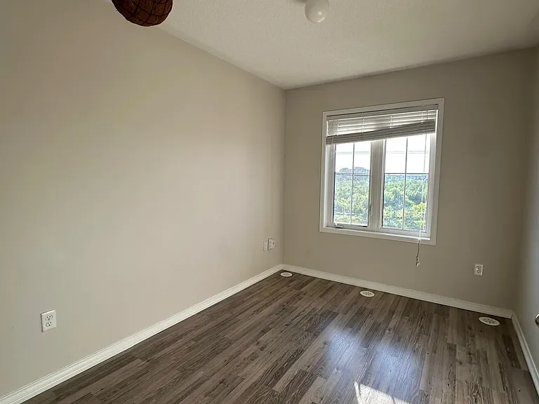 2504 Post Rd #10 — Photo 12