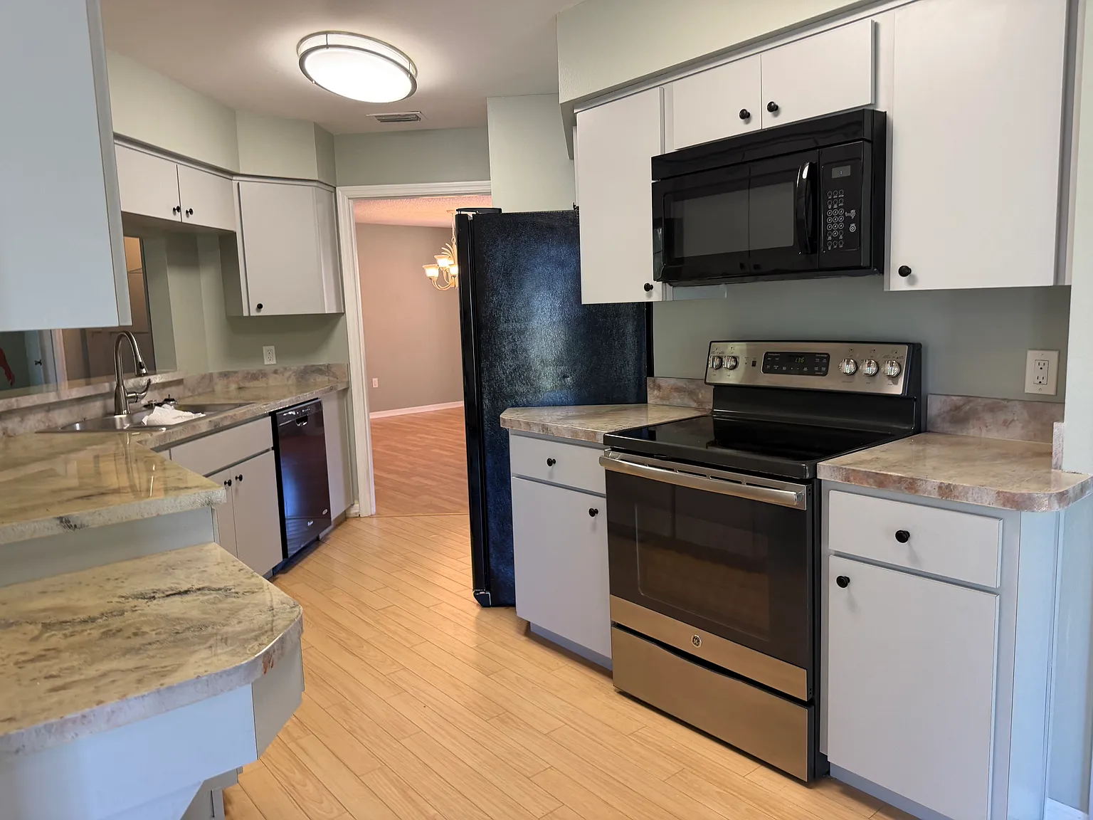 2 bed, 1631 sqft, $1,700 — Photo 2