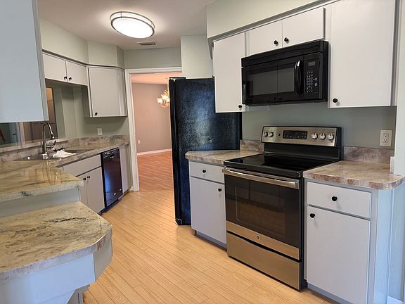 2nd image of 3660 N Laurelwood Loop