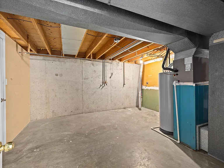 6 Manor Dr #2 — Photo 10