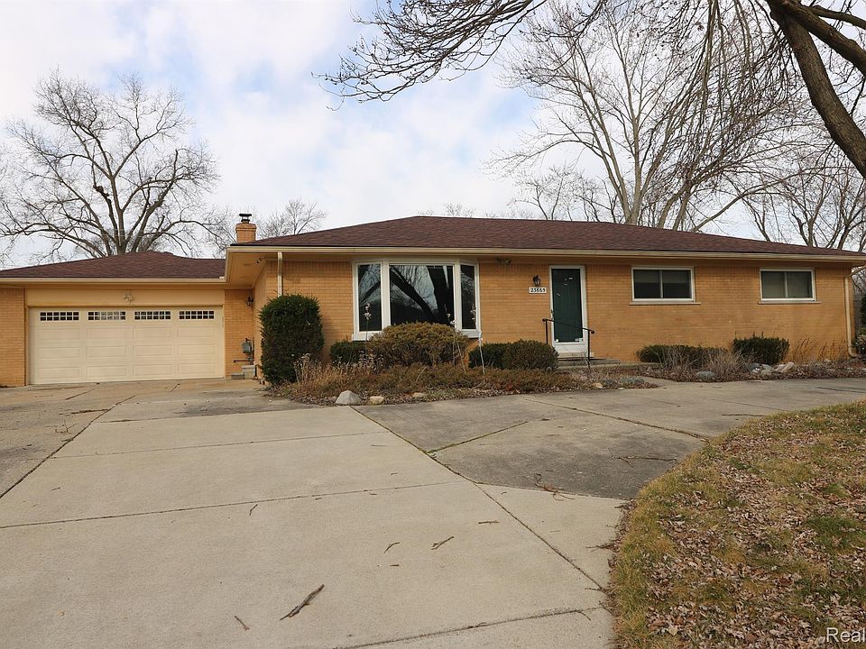1st image of 23665 E Newell Cir