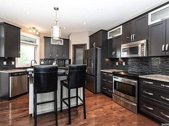 5th image of 1010 Wilkins Cres