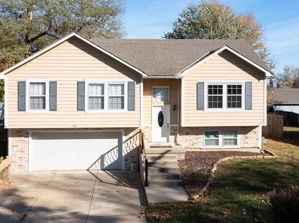 1905 S 5th St, Leavenworth, KS 66048