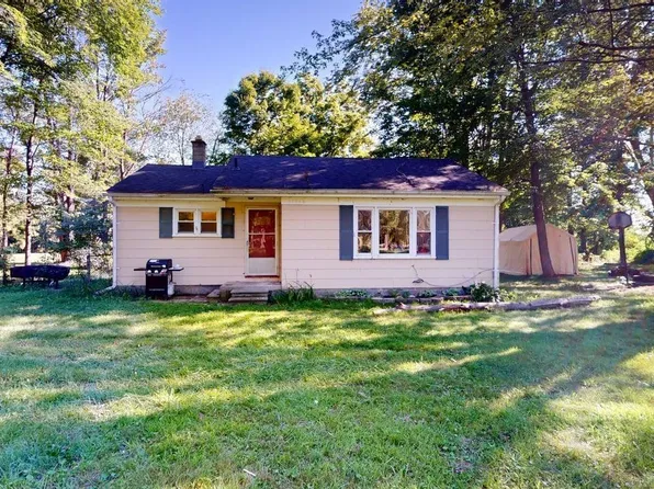 27540 25 Mile Rd, Chesterfield, MI 48051