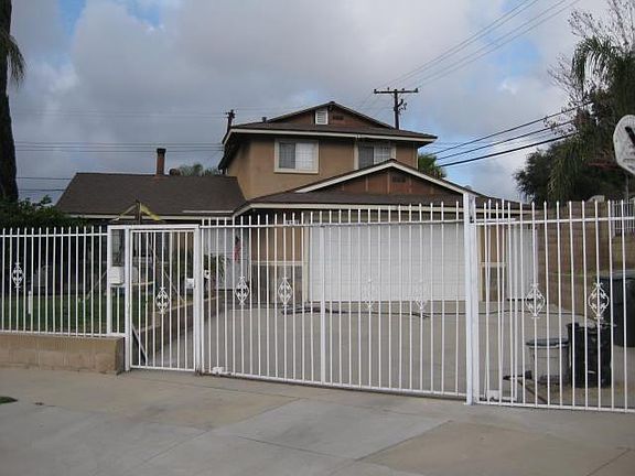 2nd image of 643 N Mariposa Ave