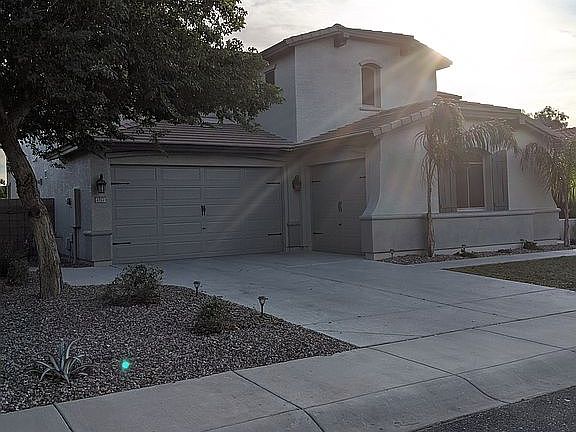 3rd image of 2577 E Donato Dr