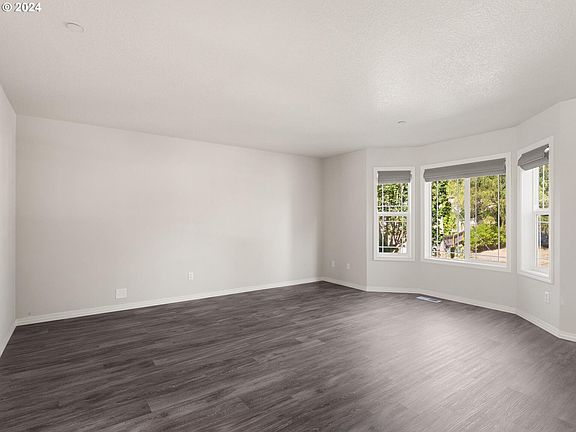 4th image of 5700 NE 82nd Ave APT C18