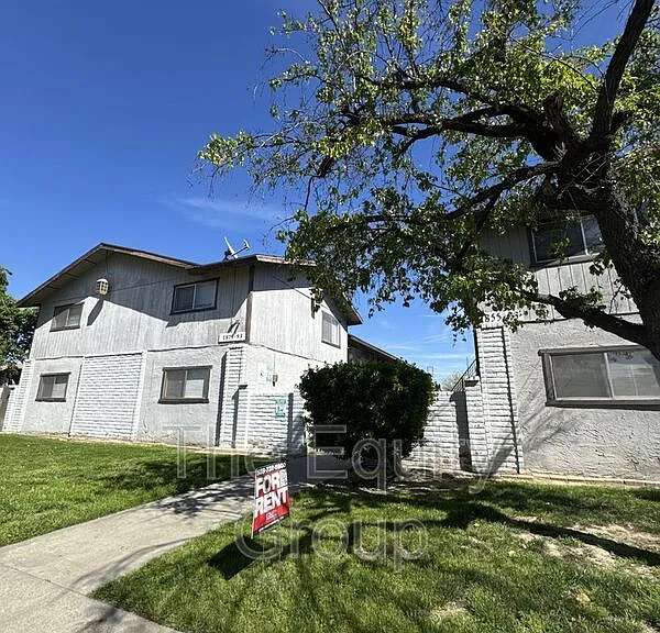 1861 Emma Lee Ln — Photo 1