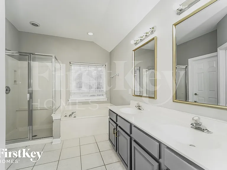 1240 Blackstone Ct NW — Photo 8