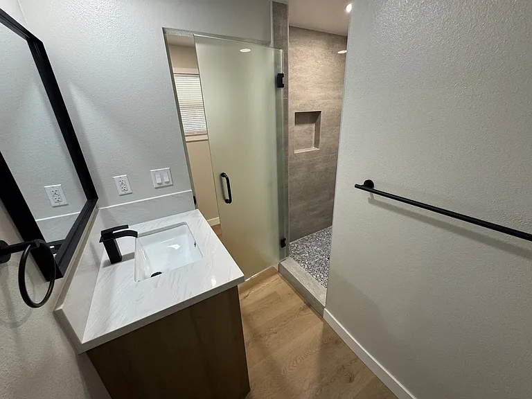 8932 Grand Ave — Photo 32