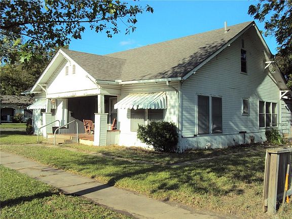3rd image of 1215 N Harrison Ave