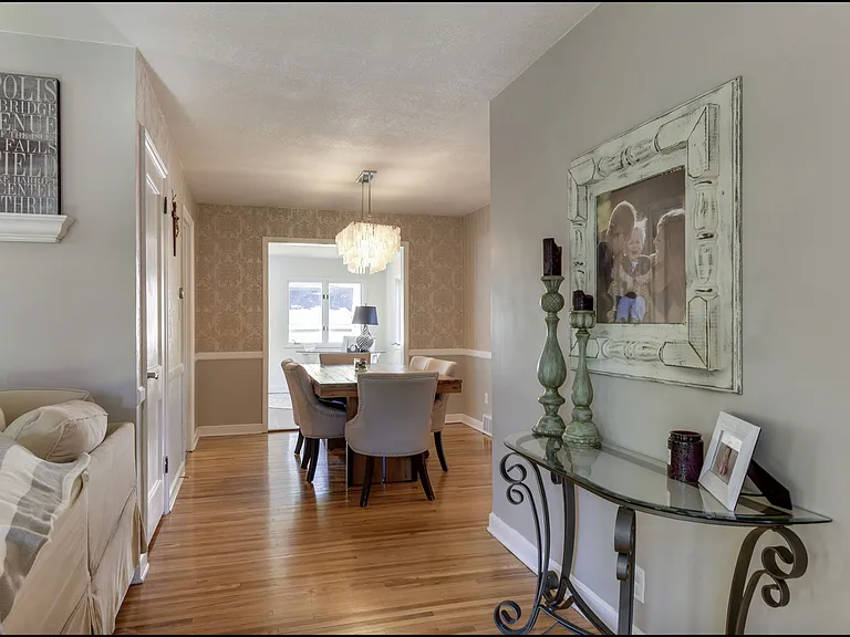 5028 Bedford Ave — Photo 3
