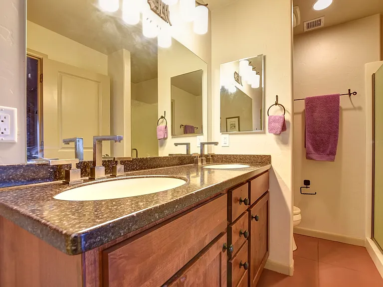 210 Jacob Ln — Photo 27