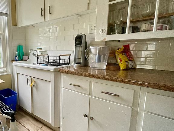 3rd image of 110 Gesler St #3
