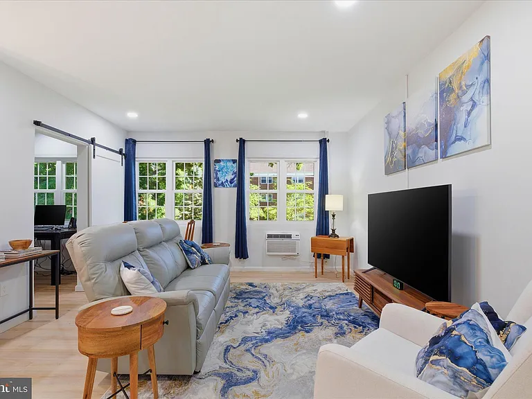 3454 Martha Custis Dr — Photo 3