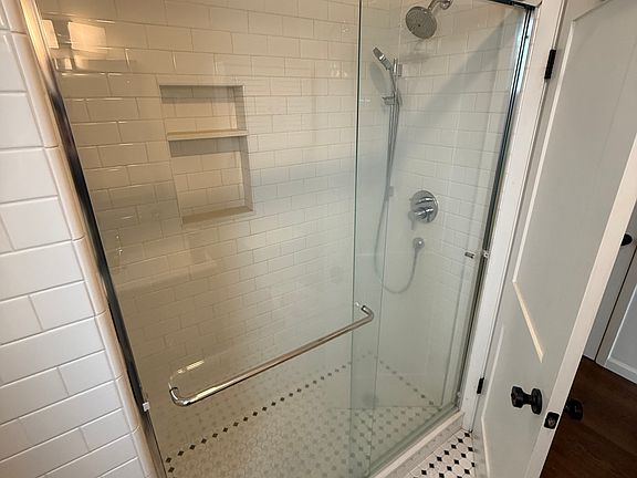 5th image of 419 Cypress Ave #1