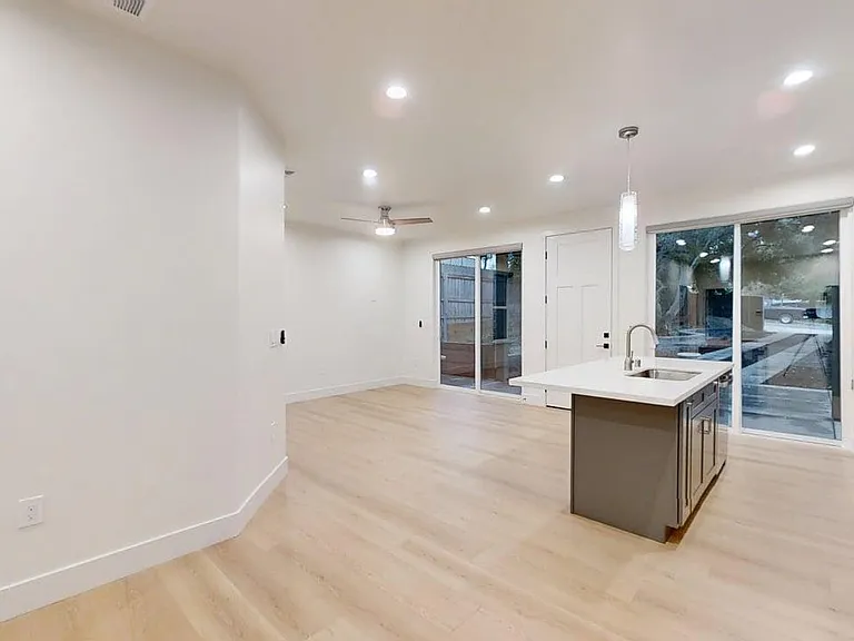 8404 Ascolano Ave — Photo 23