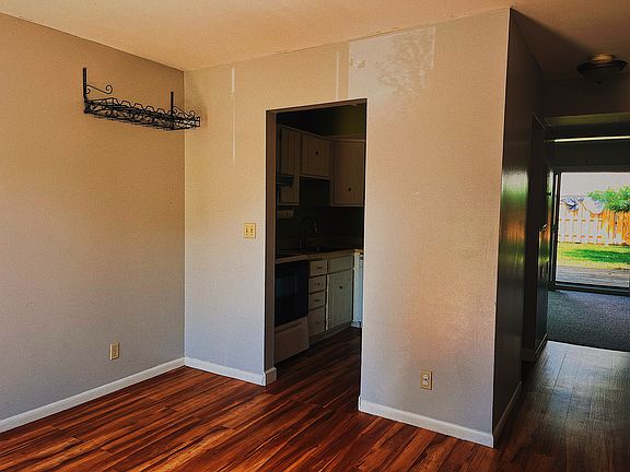 2nd image of 3561 Kenbrooke Ct